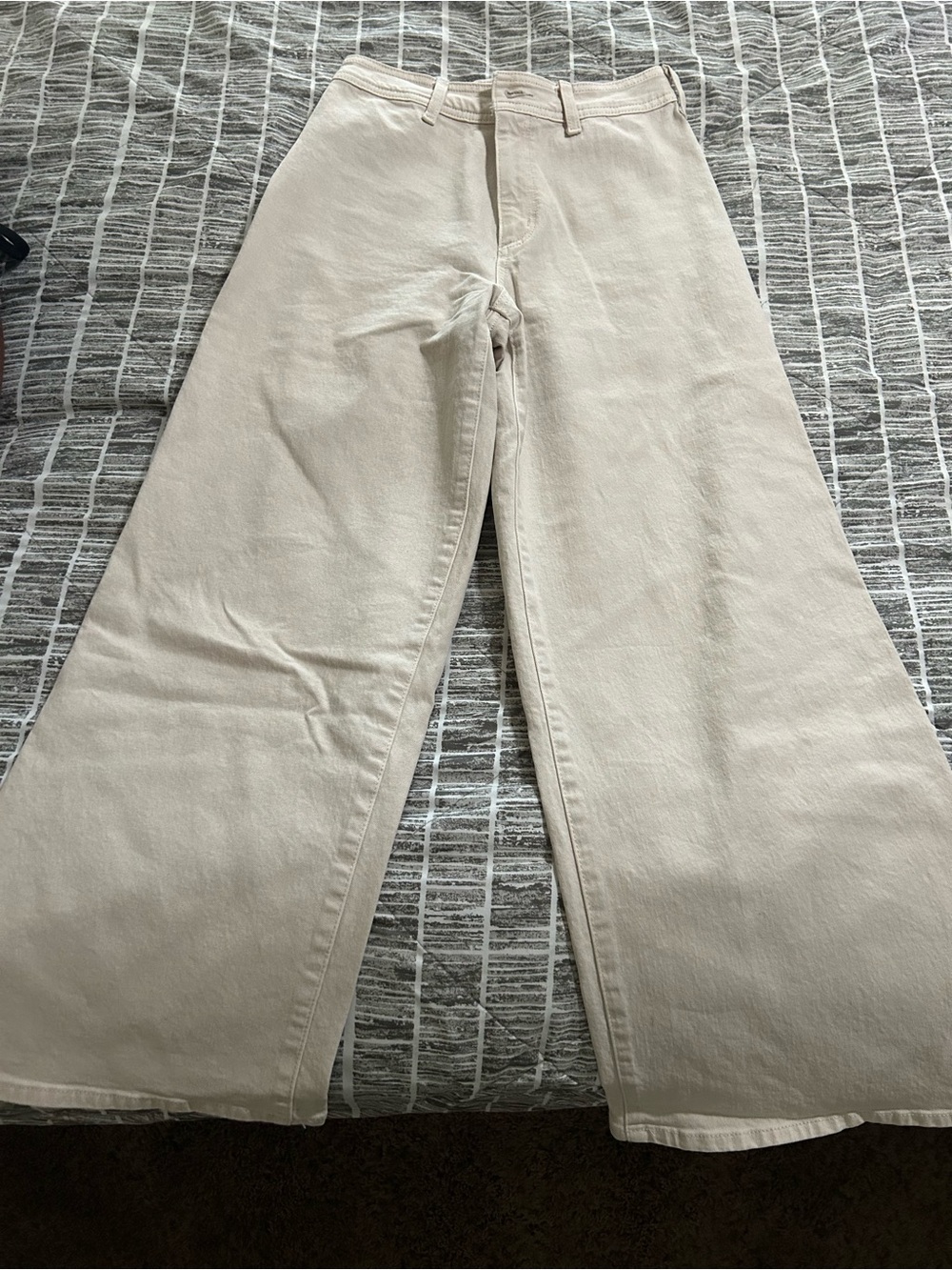 Universal Thread Wide-Leg Jeans in Light Cream